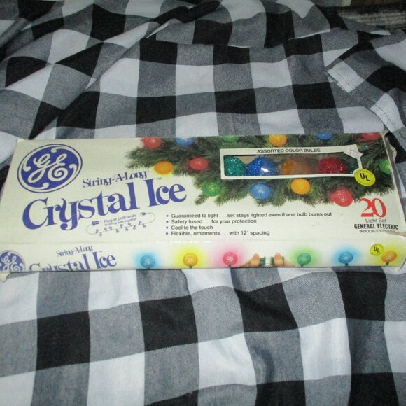 Vintage Lot of 20 GE Lighted Crystal Ice Christmas Bulbs - Picture 1 of 6